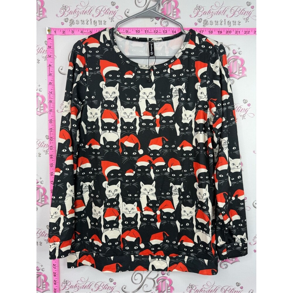 Prinstory top cats Black Cat Print Holiday Top with Red Santa Hats